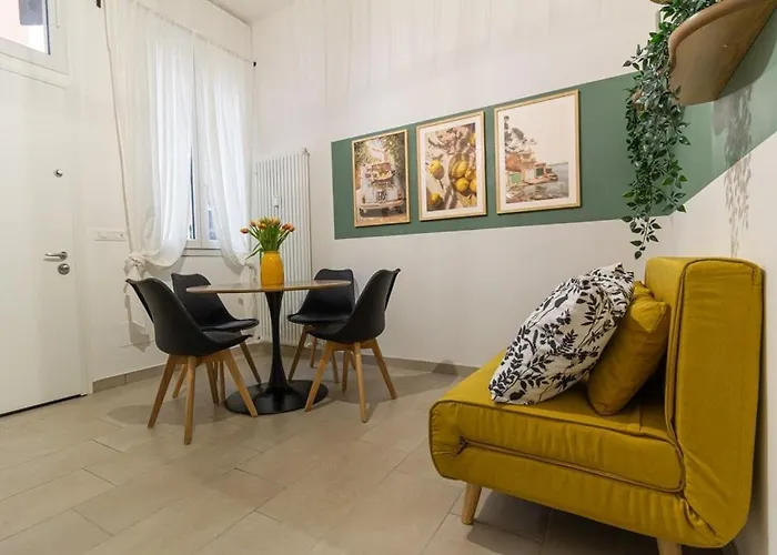 Airport Area With Free Parking 볼로냐